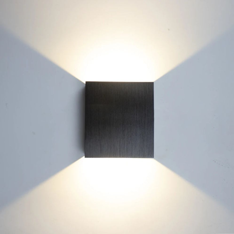 Applique Murale Moderne en Aluminium Brossé pour Éclairage Intérieur - Lumiine