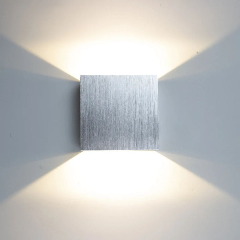 Applique Murale Moderne en Aluminium Brossé pour Éclairage Intérieur - Lumiine