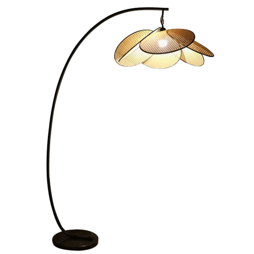 Lampadaire en Rotin Naturel Fait Main pour Intérieur et Extérieur - Lumiine