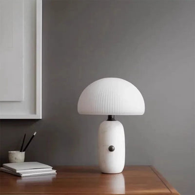 Lampe de Bureau en Marbre à Abat-jour Strié - Lumiine